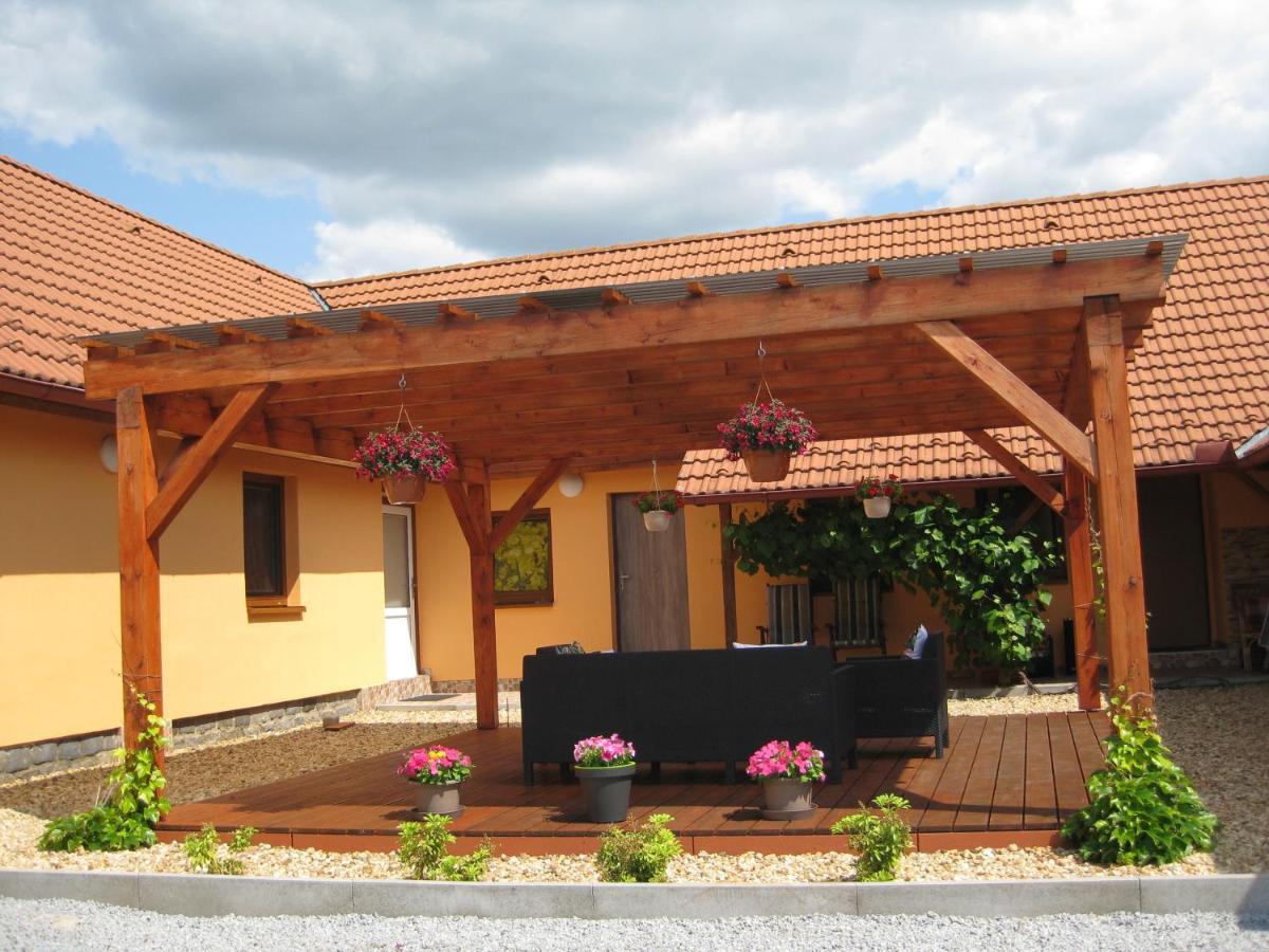 Apartmány včelka Hranice u Novych Hradu Exteriér fotografie