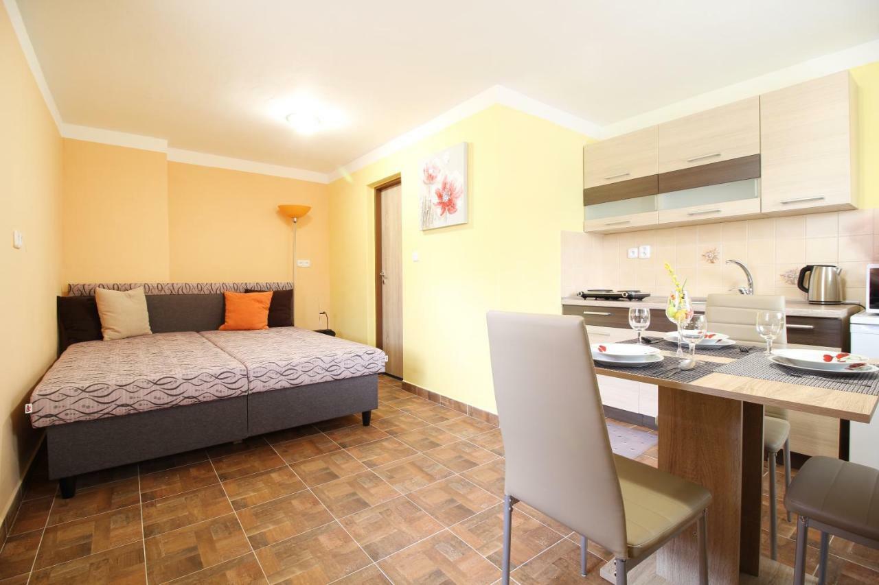 Apartmány včelka Hranice u Novych Hradu Exteriér fotografie
