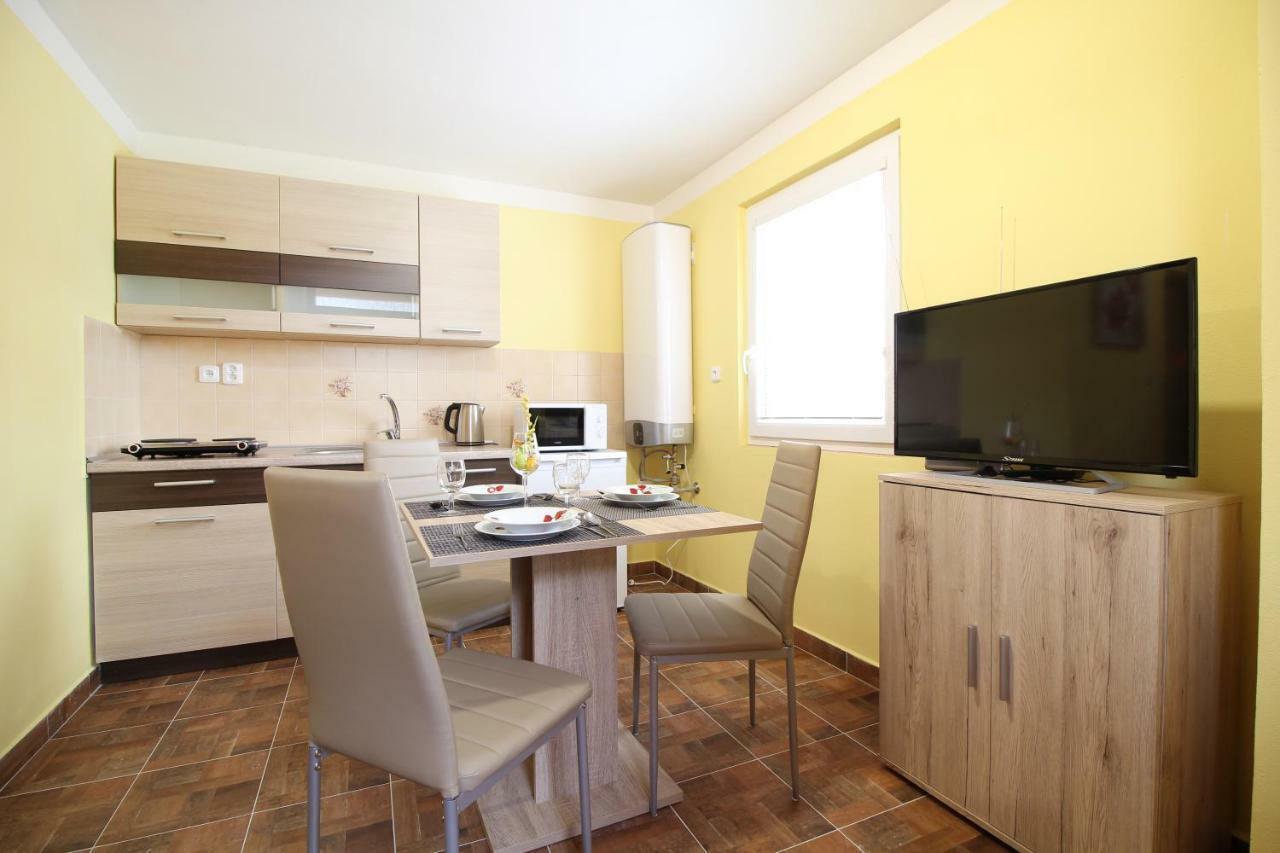 Apartmány včelka Hranice u Novych Hradu Exteriér fotografie